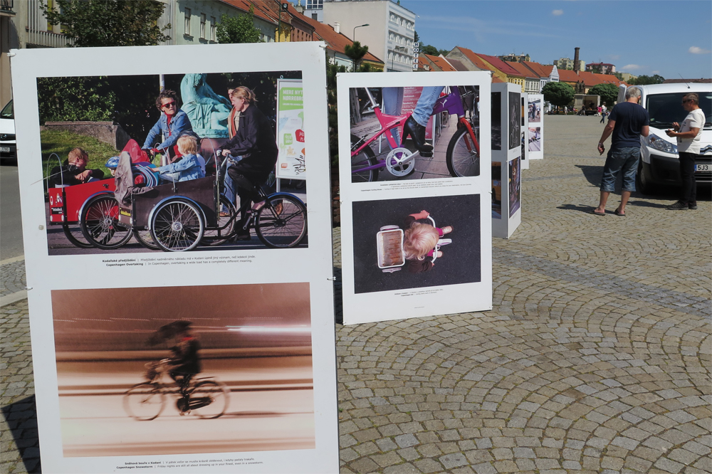 Cyklistiku v Kodani přibližuje výstava na Karlově náměstí