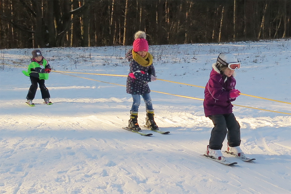 Malí lyžaři mohou využít baby vlek pod Kostelíčkem