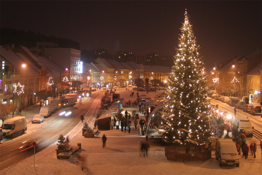 Takto vypadalo Karlovo náměstí 16. prosince 2009.