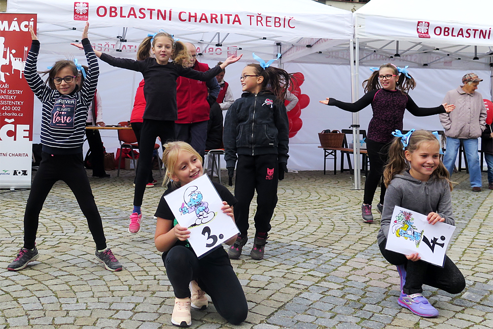 Během Dne charity vystoupily i dívky z tanečního souboru ZŠ Horka-Domky.