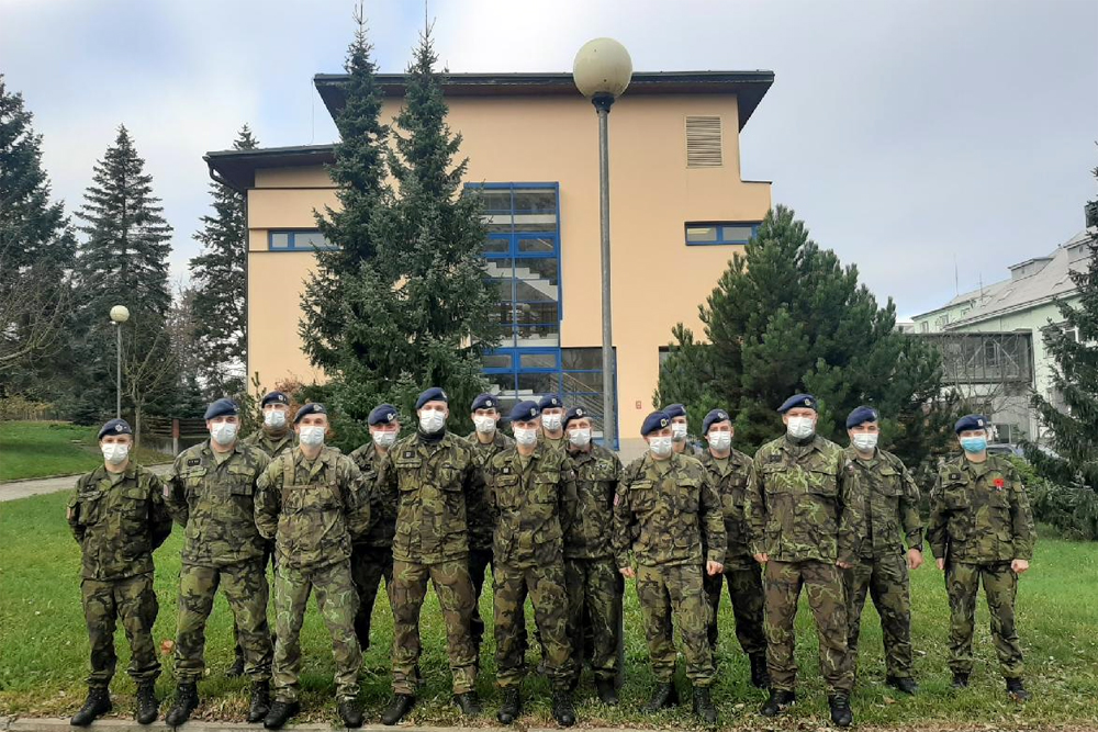 Vojáci v třebíčské nemocnici.