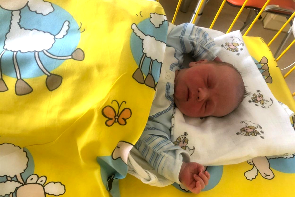 Mikuláš Hausknecht je prvním miminkem roku 2021 narozeným v třebíčské porodnici i Kraji Vysočina.